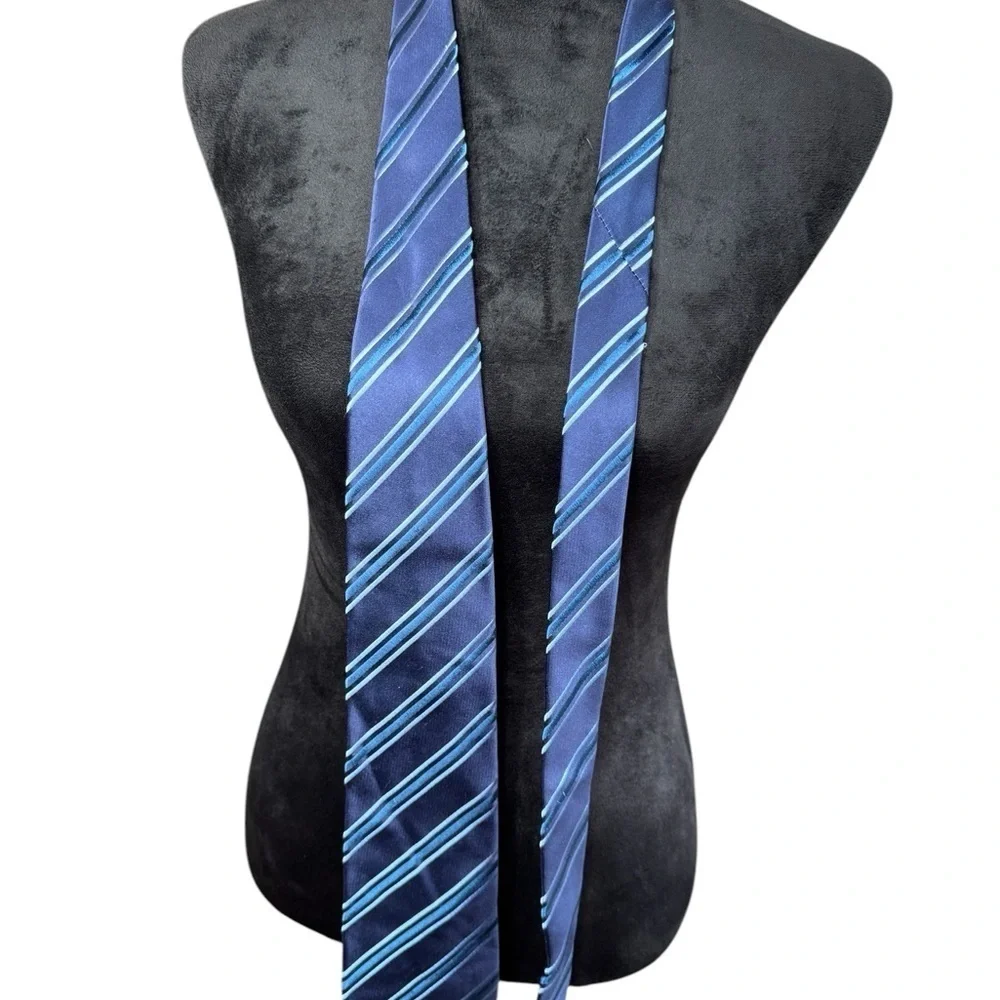Banana Republic Made in Italy Navy Blue Striped Silk Tie Classic Style
